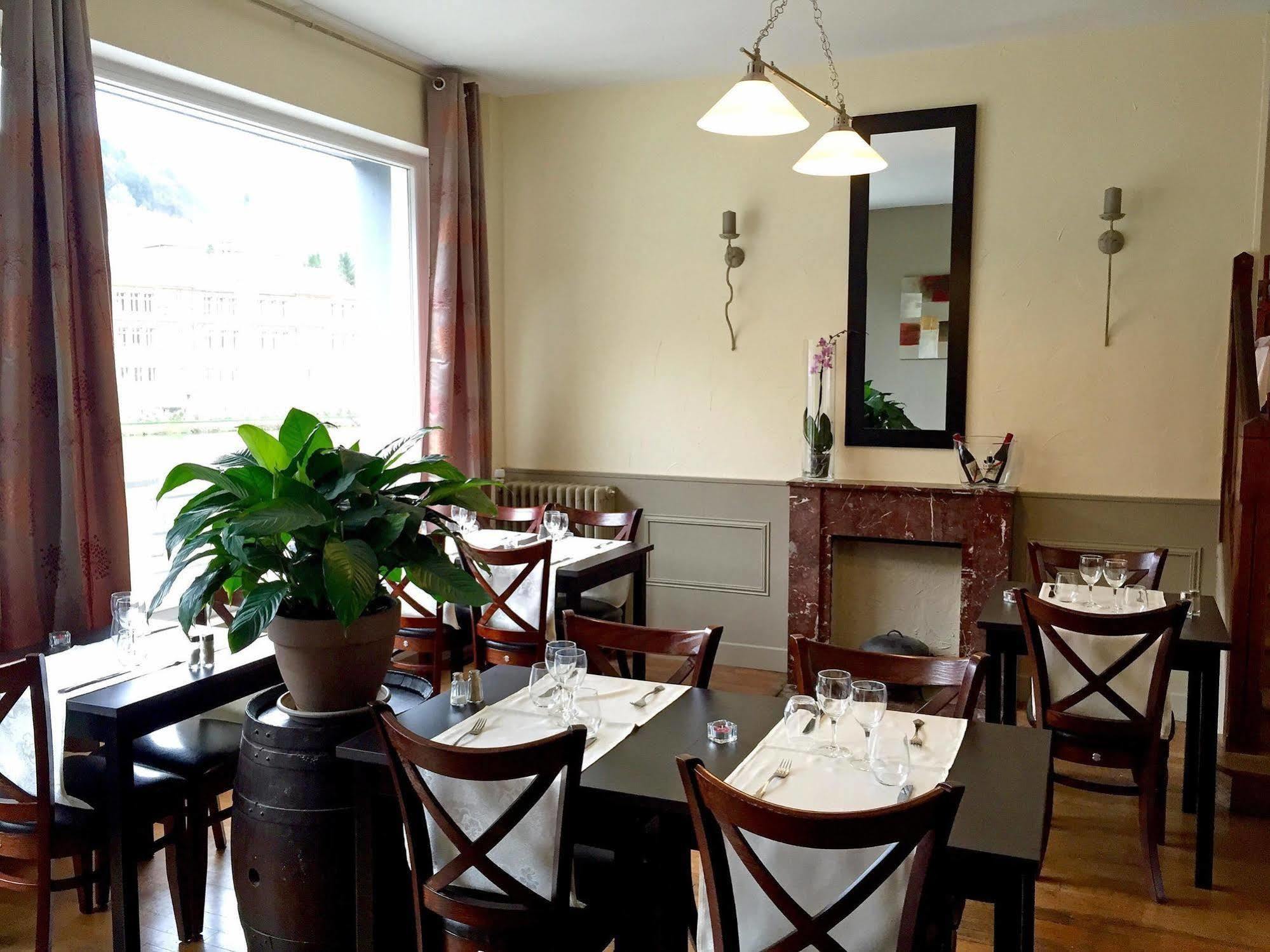 Les Boucles De Meuse Hotel 3 Etoiles Monthermé المظهر الخارجي الصورة